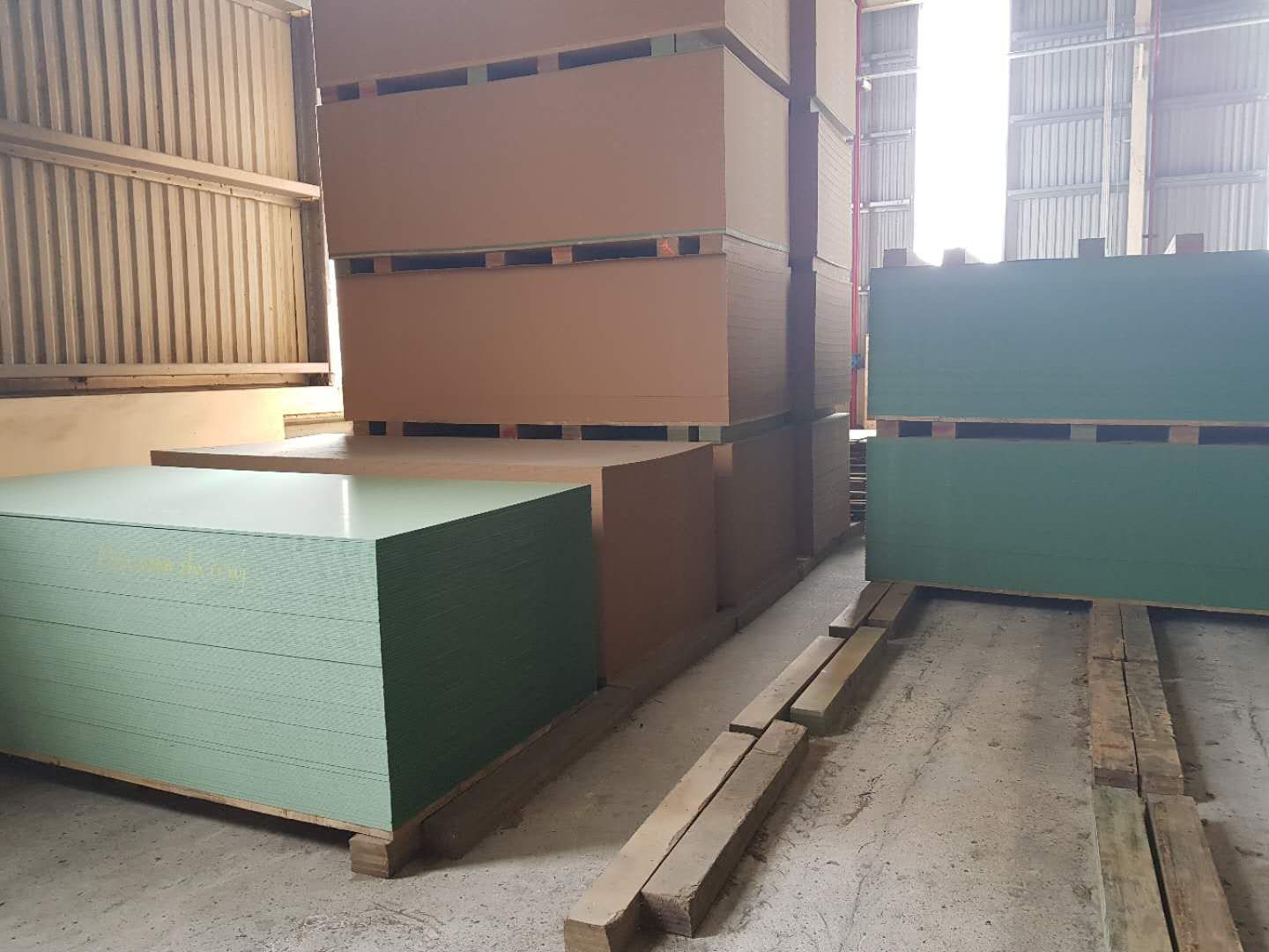 Hóa chất ngành gỗ - Công Ty TNHH Xuất Nhập Khẩu Trung Tín Phát